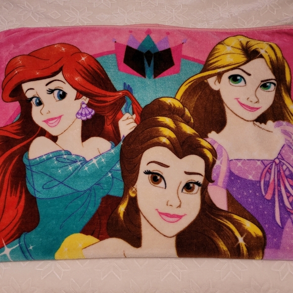 Disney Princesses Smart & Strong Fleece Cozy Blanket By Northwest Company 2018 - Picture 1 of 14